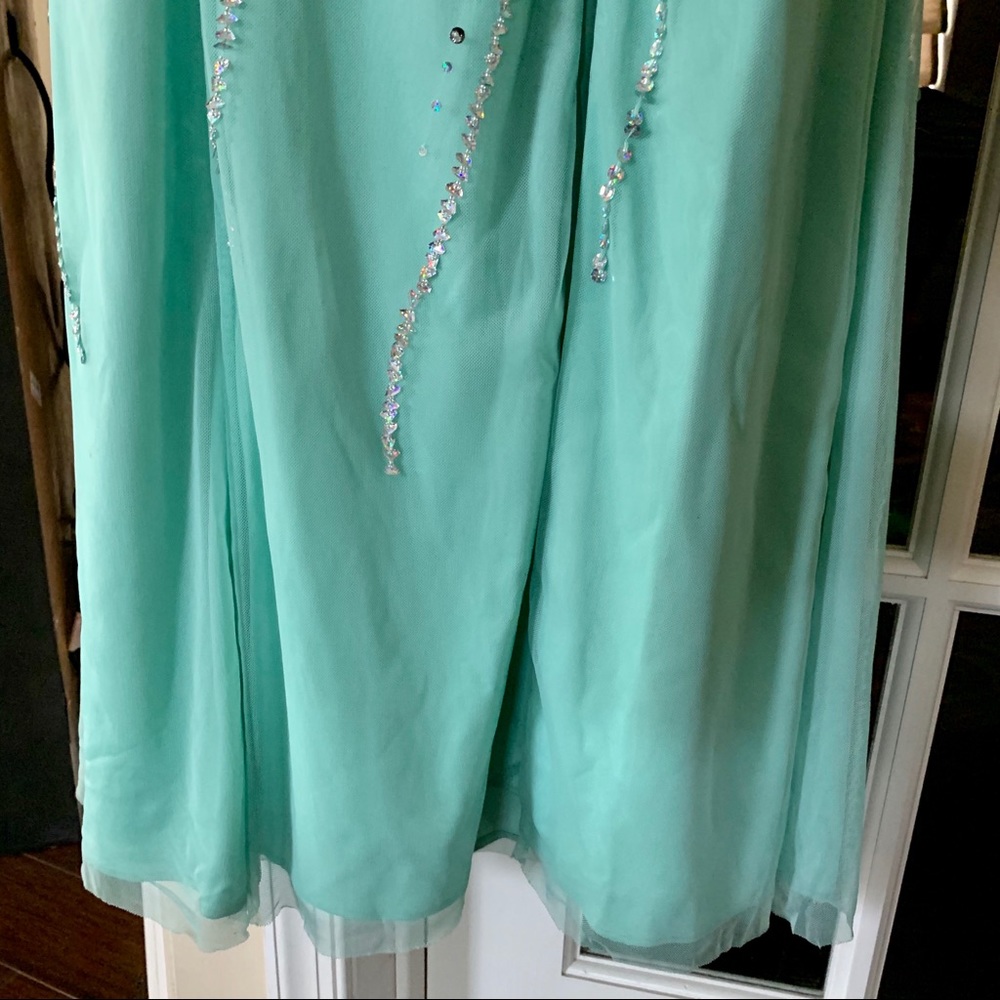 Sean Collection Gown - Picture 4 of 8
